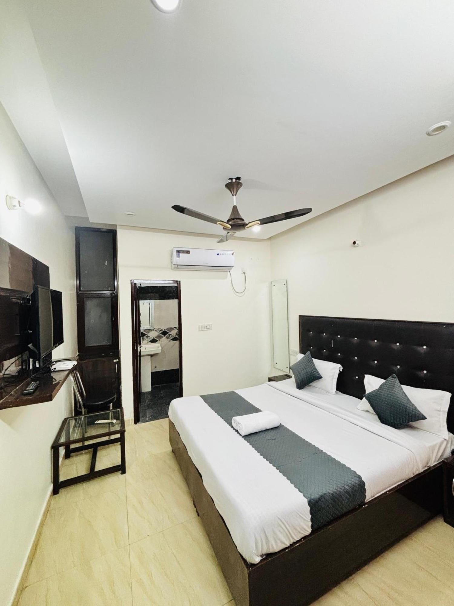 Hotel kb square Chandīgarh Exterior foto